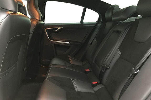 Volvo S60 14 of 23