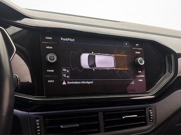 Volkswagen T-Cross 17 of 29