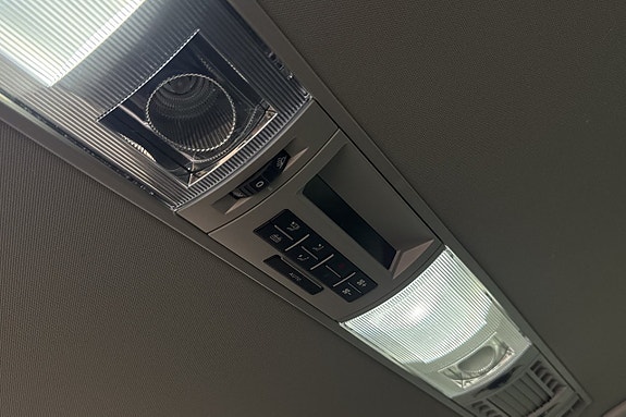 Volkswagen Multivan 15 of 19