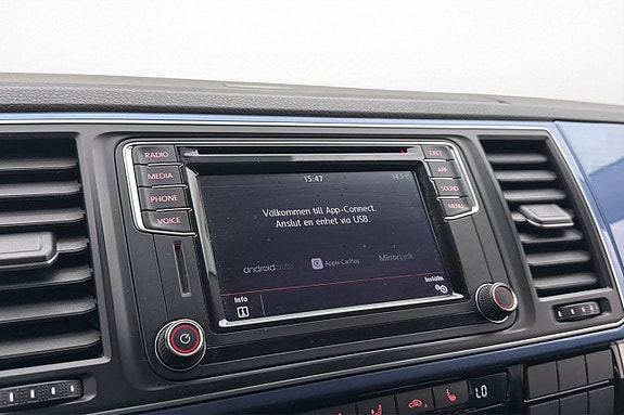 Volkswagen Multivan 16 of 19