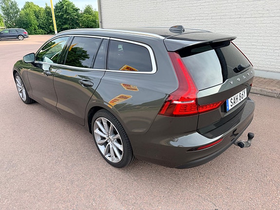Volvo V60 4 of 5