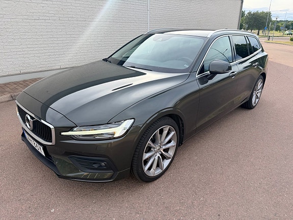 Volvo V60 2 of 5