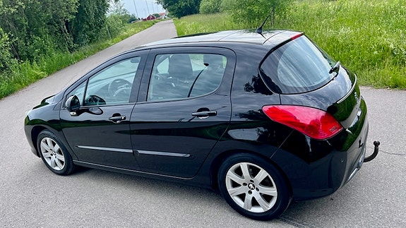Peugeot 308 3 of 5