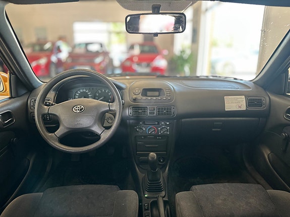 Toyota Corolla 13 of 17