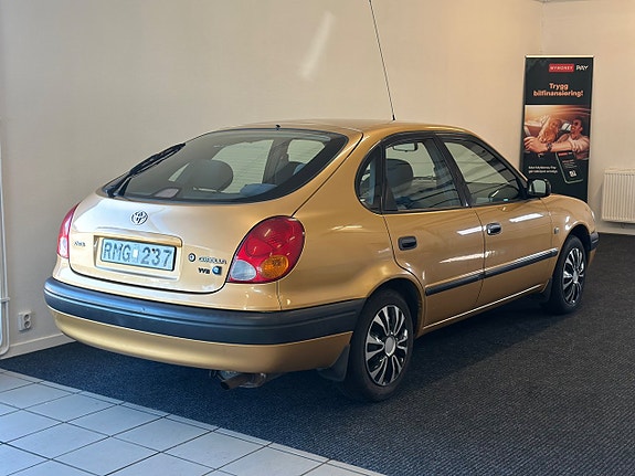 Toyota Corolla 3 of 17