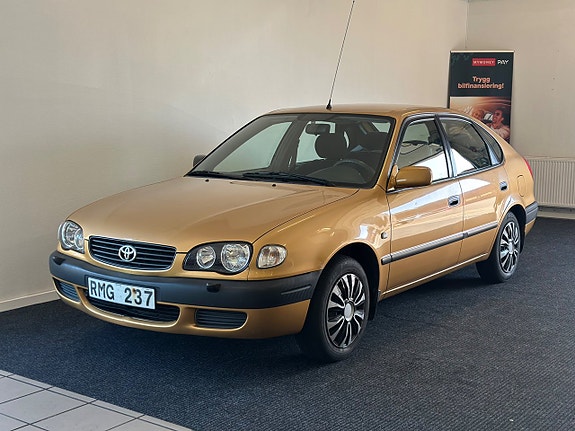 Toyota Corolla 2 of 17