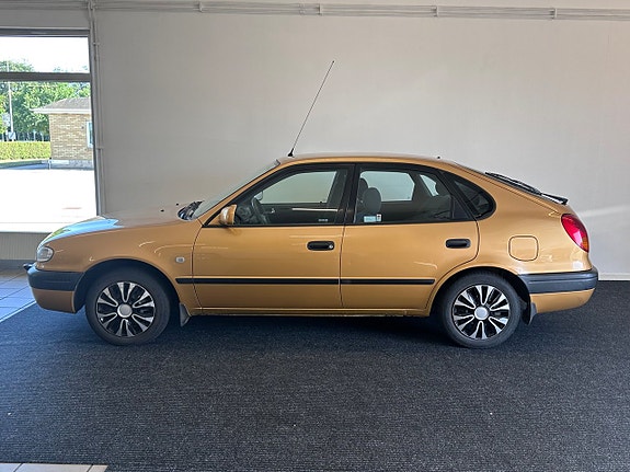 Toyota Corolla 7 of 17