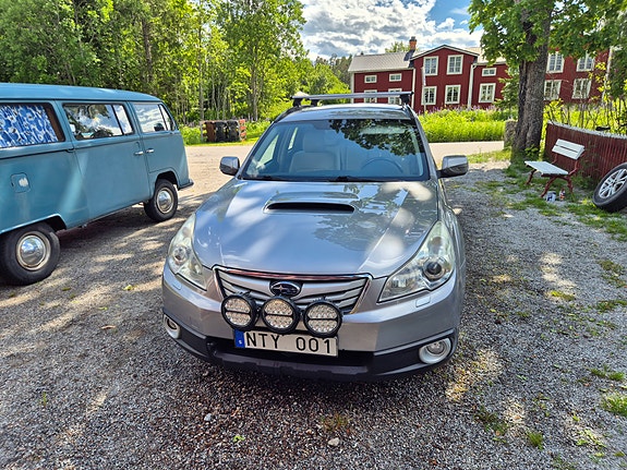 Subaru Outback 3 of 5