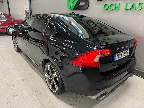 Volvo S60 3 of 5