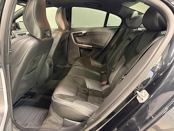 Volvo S60 11 of 21