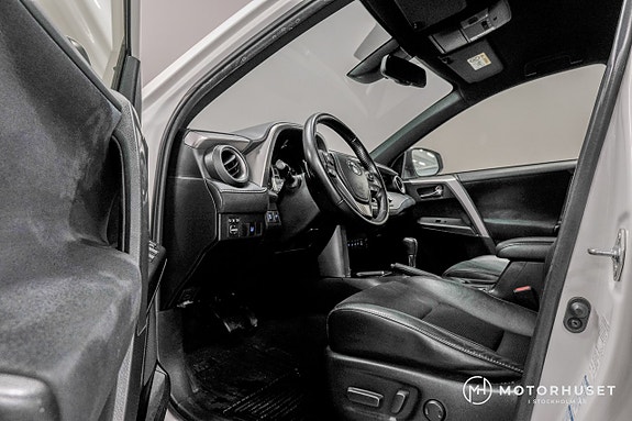 Toyota RAV4 7 of 23