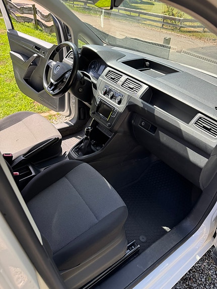 Volkswagen Caddy 3 of 3