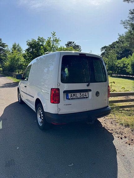Volkswagen Caddy 2 of 3