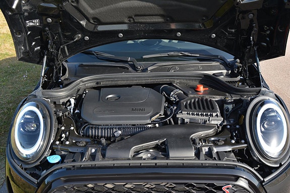 MINI Cooper S 19 of 30