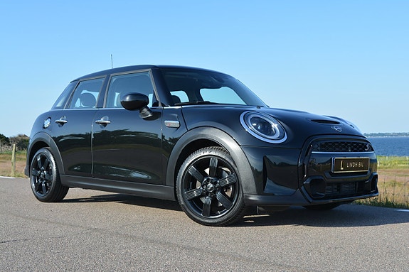 MINI Cooper S 9 of 30