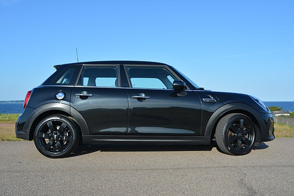 MINI Cooper S 8 of 30