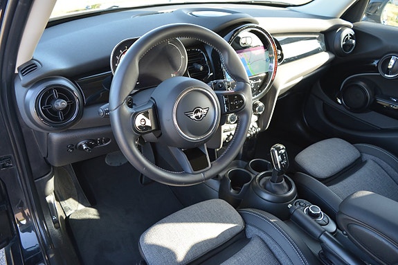 MINI Cooper S 22 of 30