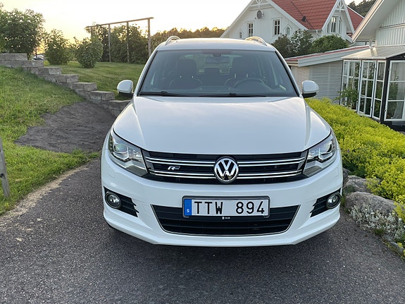 Volkswagen Tiguan 2 of 10