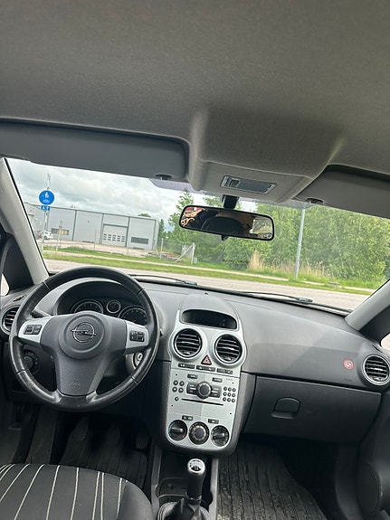 Opel Corsa 4 of 4