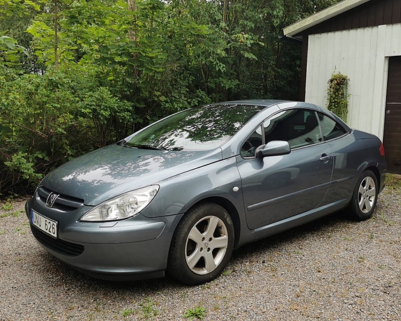 Peugeot 307 CC 2 of 5
