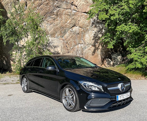Mercedes-Benz CLA200 2 of 5