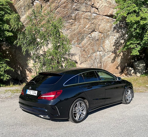 Mercedes-Benz CLA200 4 of 5