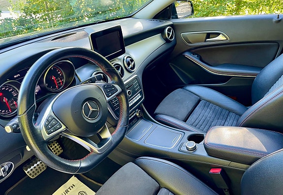 Mercedes-Benz CLA200 5 of 5