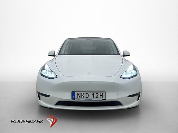 Tesla Model Y 3 of 5