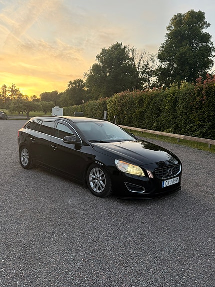 Volvo V60 3 of 9
