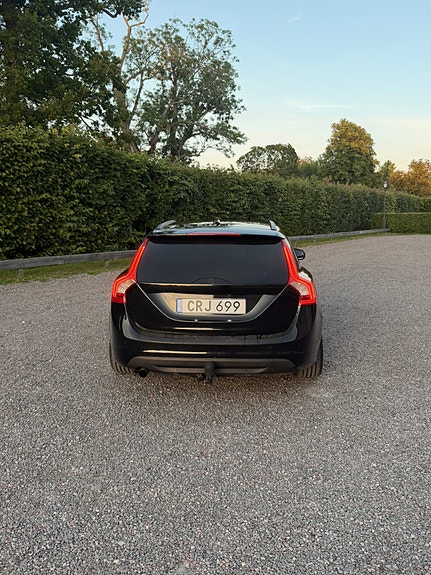 Volvo V60 4 of 9