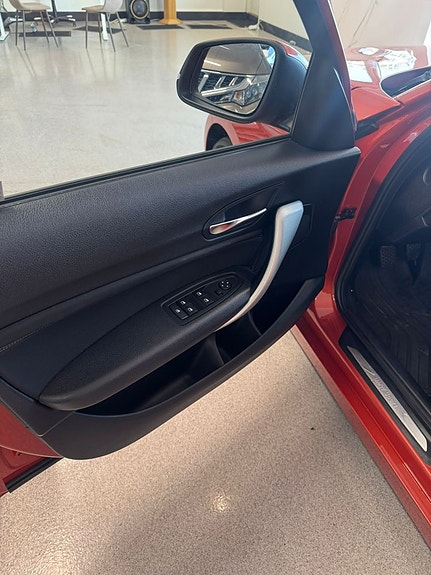 BMW 118d 6 of 11