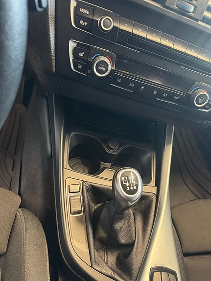 BMW 118d 9 of 11