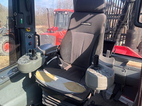 Komatsu 840.4 5 of 11