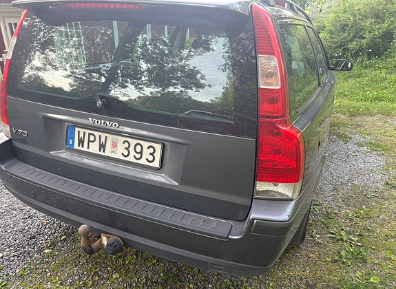 Volvo V70 4 of 6