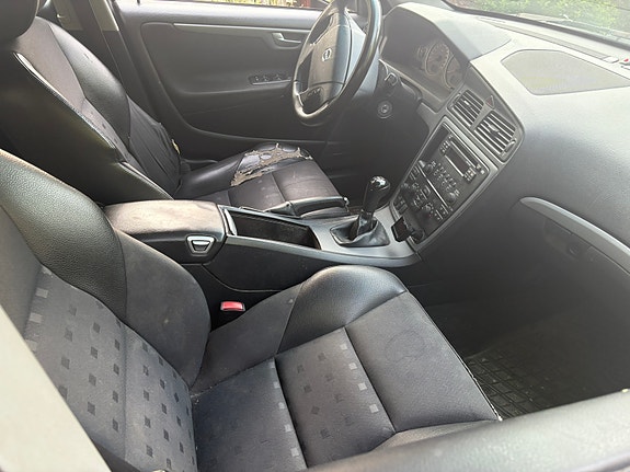 Volvo V70 5 of 6