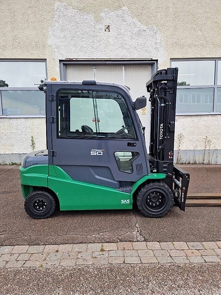 Toyota 8 FBMT 50.  851 tim 2 of 5