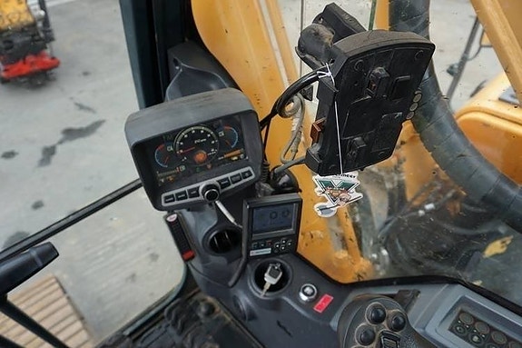 Hyundai R260LC-9A 15 of 23