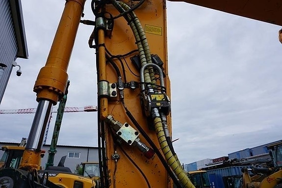 Hyundai R260LC-9A 19 of 23