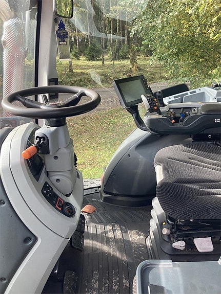 Valtra T234 VERSU TRAKTOR FR.LYFT 6 of 6