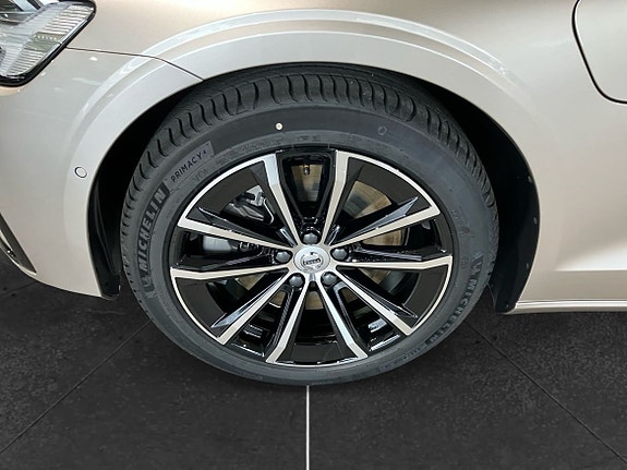 Volvo V60 9 of 13