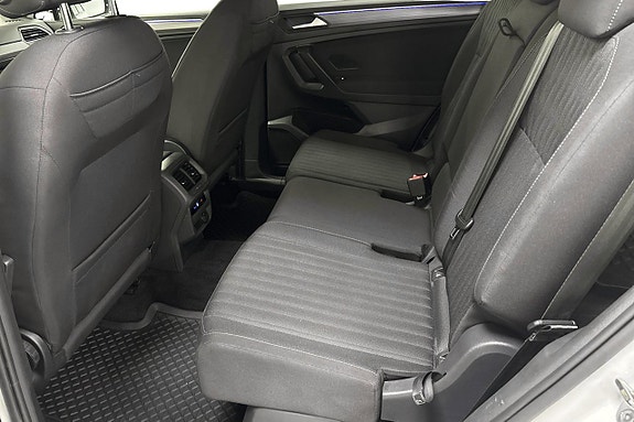Volkswagen Tiguan Allspace 16 of 26