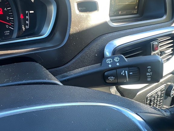 Volvo V40 Cross Country 8 of 10