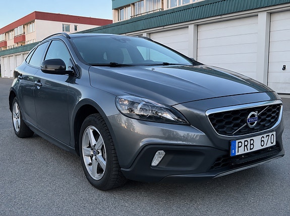 Volvo V40 Cross Country 3 of 5