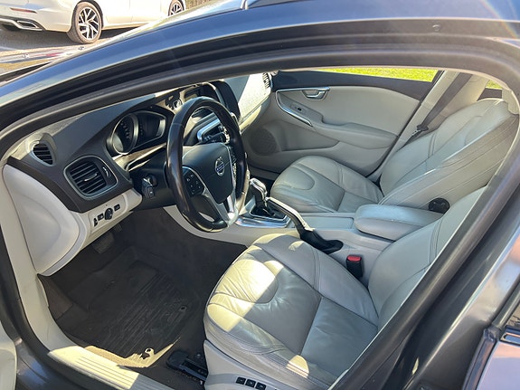 Volvo V40 Cross Country 9 of 10