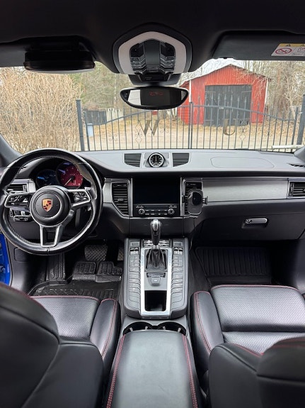 Porsche Macan GTS 3 of 5