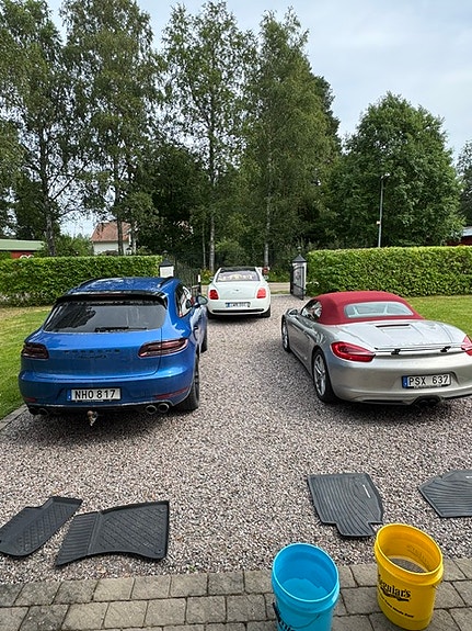 Porsche Macan GTS 2 of 5