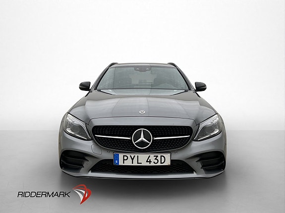 Mercedes-Benz C300 2 of 5
