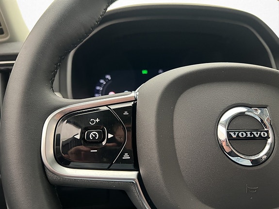 Volvo S90 21 of 30