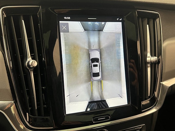 Volvo S90 28 of 30
