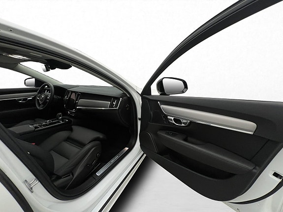 Volvo S90 16 of 30
